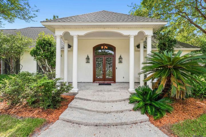 Property Photo: 7580 Sage Meadow Dr LA 70726