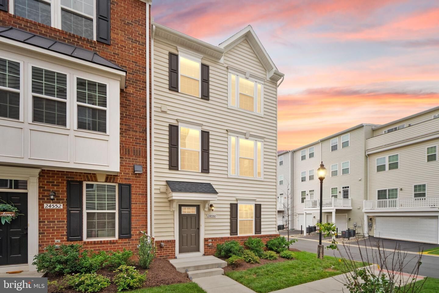 Property Photo:  24550 Pommel Terrace  VA 20166 