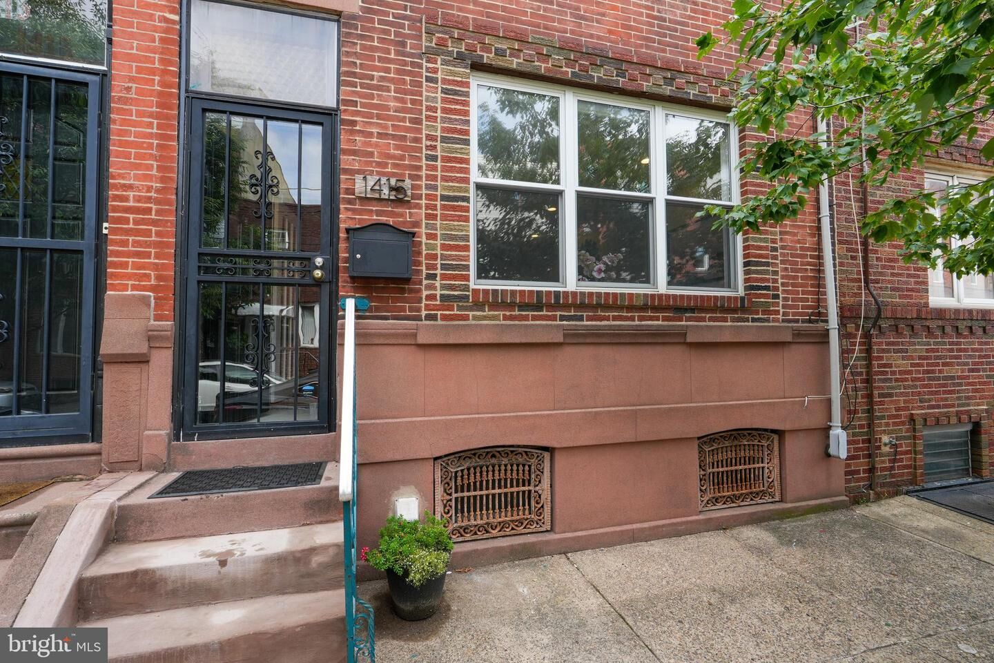 Property Photo:  1415 S 8th Street  PA 19147 