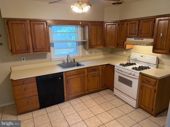 Property Photo:  9309 Tuckerman Street  MD 20706 