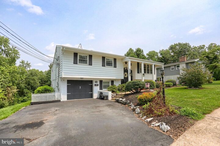 Property Photo:  101 Oak Drive  PA 17011 