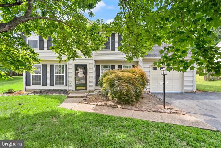 Property Photo: 5793 Rockcliff Lane VA 22193