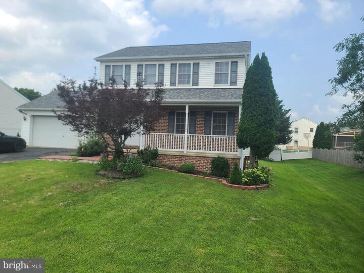 Property Photo:  