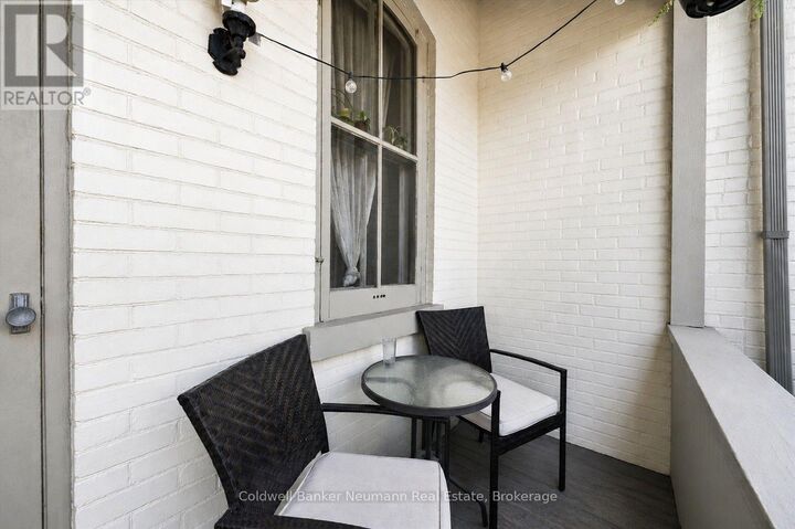 Property Photo:  159 Glasgow Street North  ON N1H 4W7 