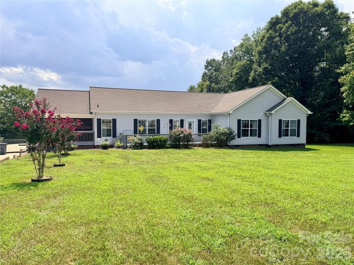 Property Photo: 1910 Carl Fox Road NC 28681