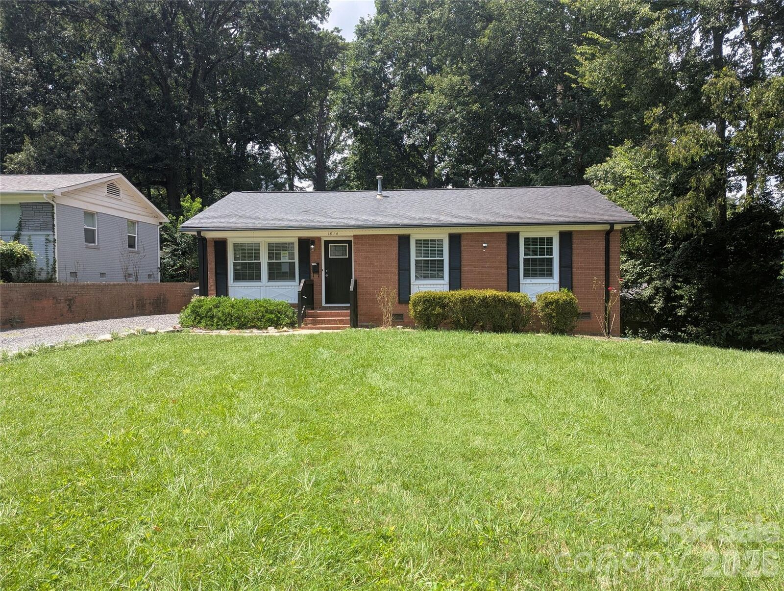 Property Photo:  1814 Windham Place  NC 28205 