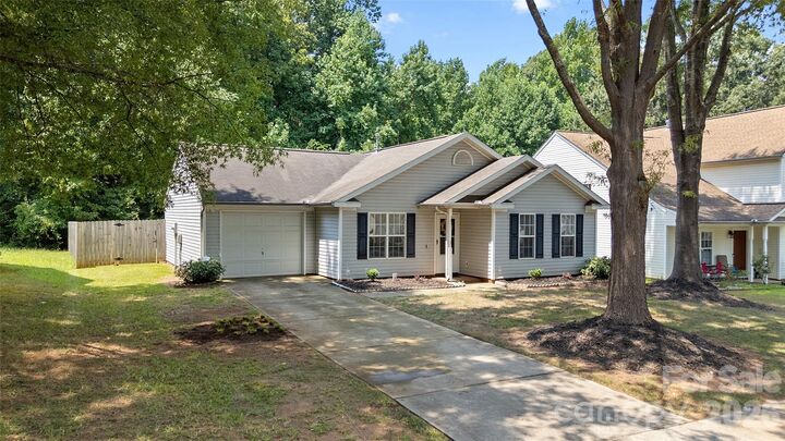 Property Photo:  8019 Shiny Meadow Lane  NC 28215 