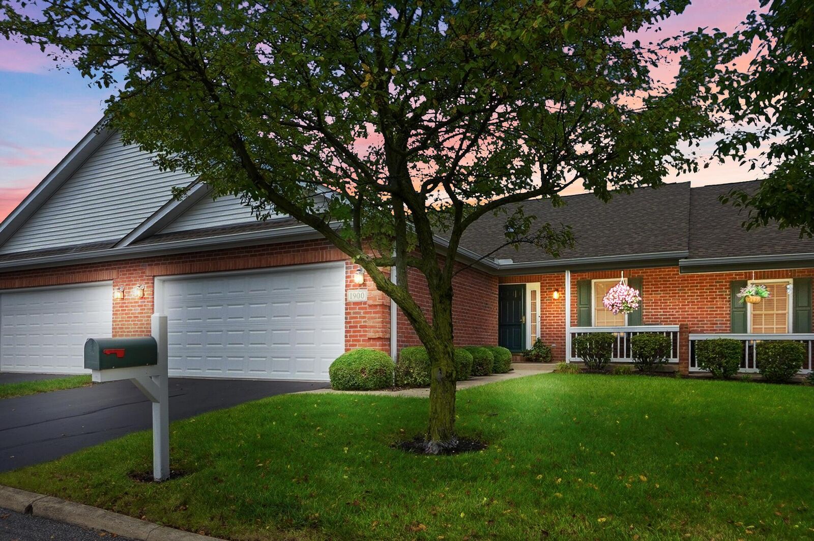 Property Photo:  1900 Mary Dell Lane  OH 43015 
