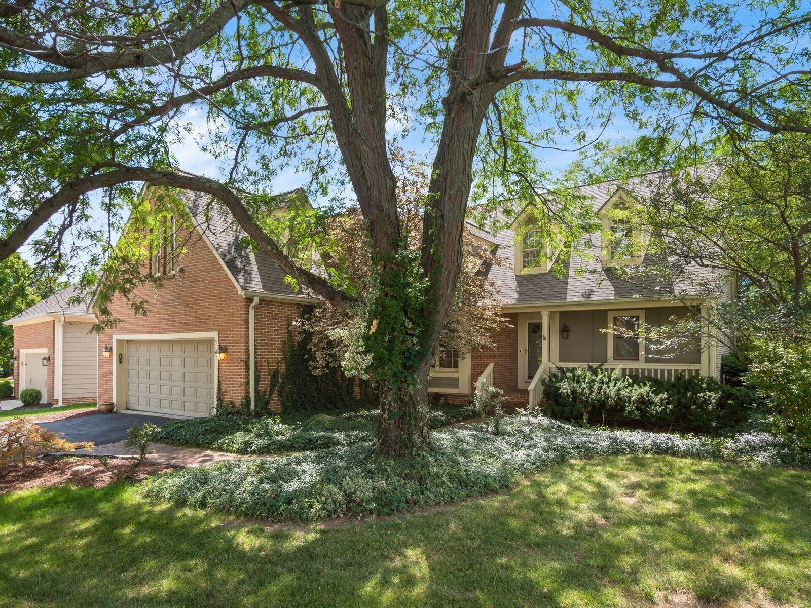 Property Photo: 9155 N Moors N Place OH 43017