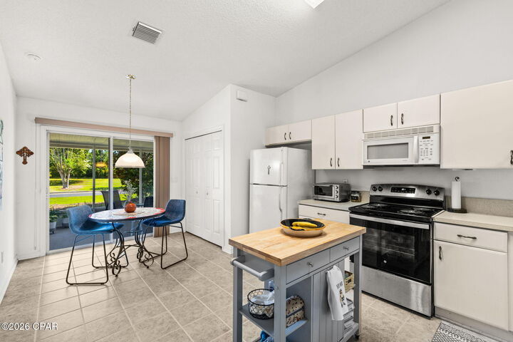 Property Photo: 3163 Meadow Street FL 32444