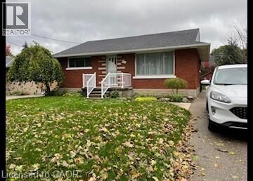 Property Photo: 15 Pinecrest Drive Lower ON N2A 2G7