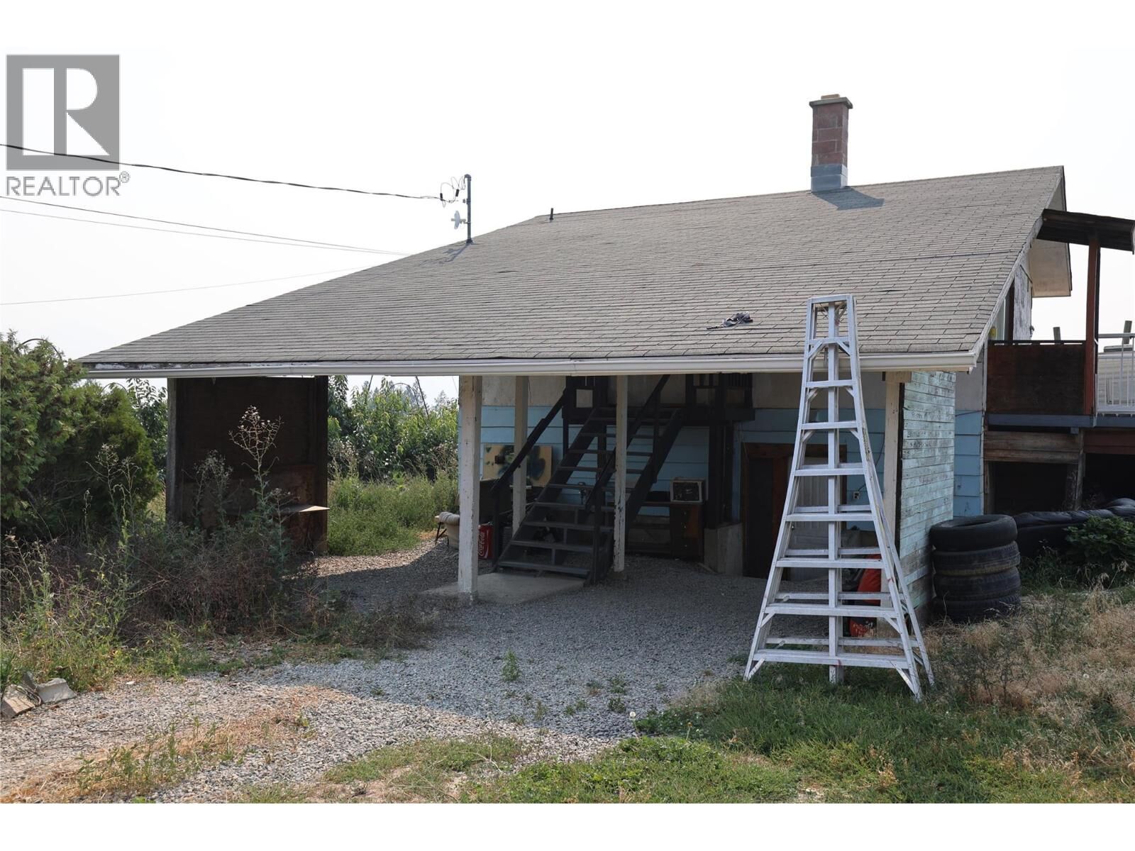 Property Photo: 1227 25th S Avenue BC V0B 1G1