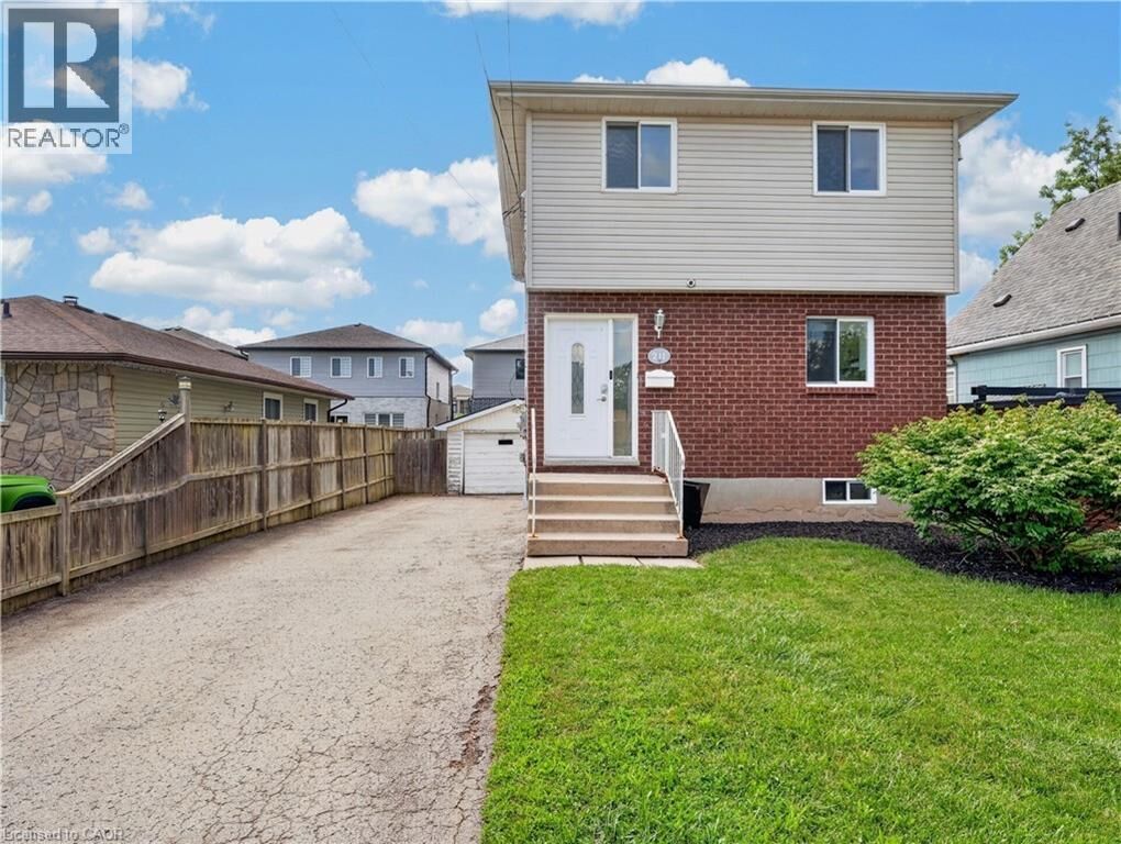 Property Photo:  211 Morton Street  ON L2V 1C8 