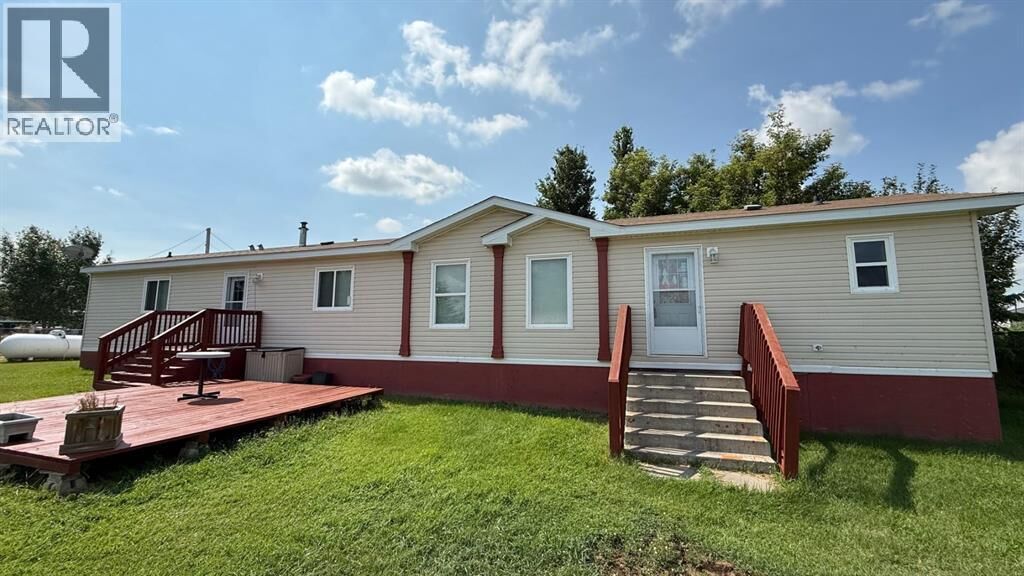 Property Photo:  209 2 Avenue  AB T0J 0T0 