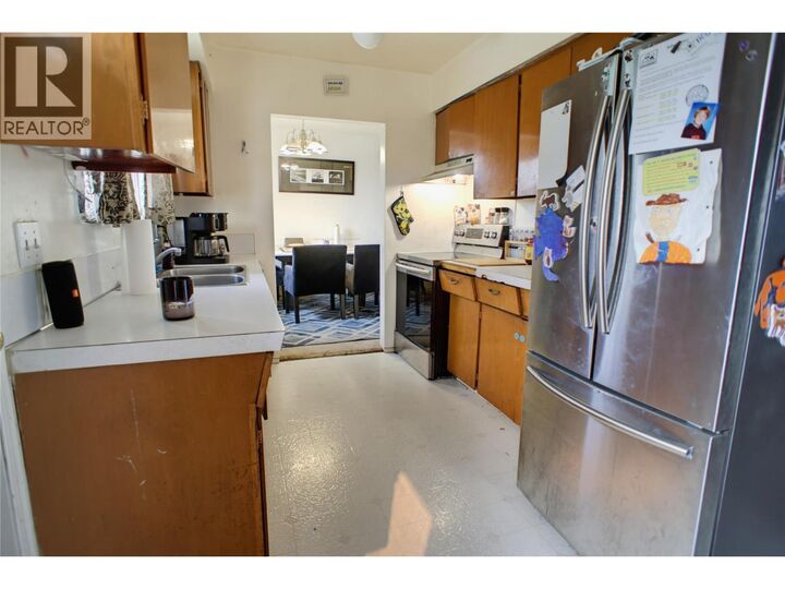 Property Photo: 262 Holly Avenue BC V2B 1M3