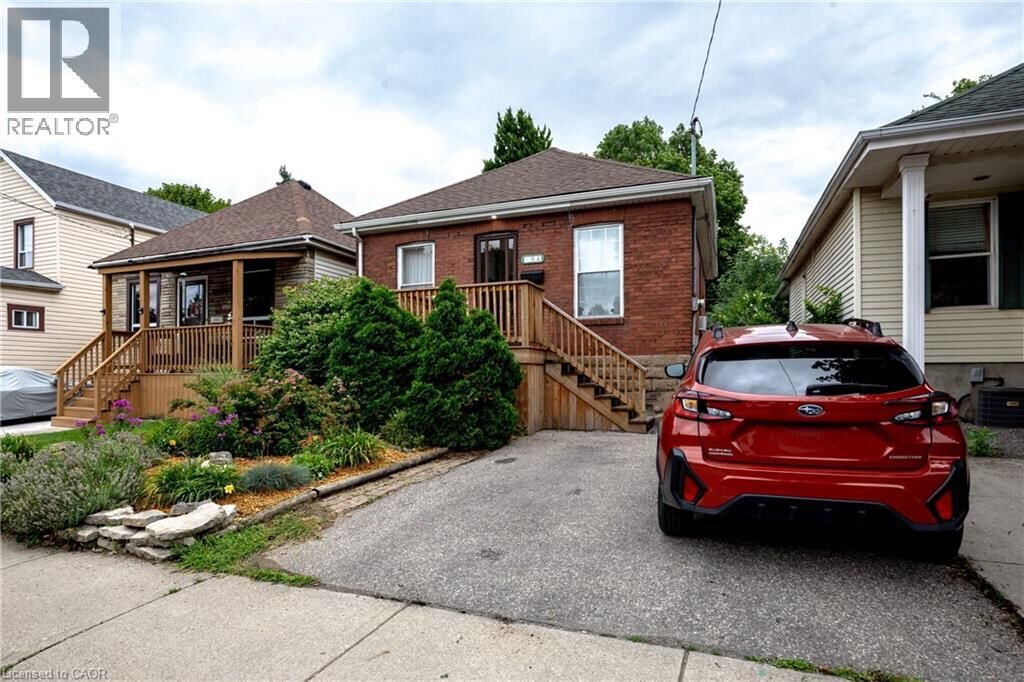 Property Photo: 94 Edgemont Street North ON L8H 4C8