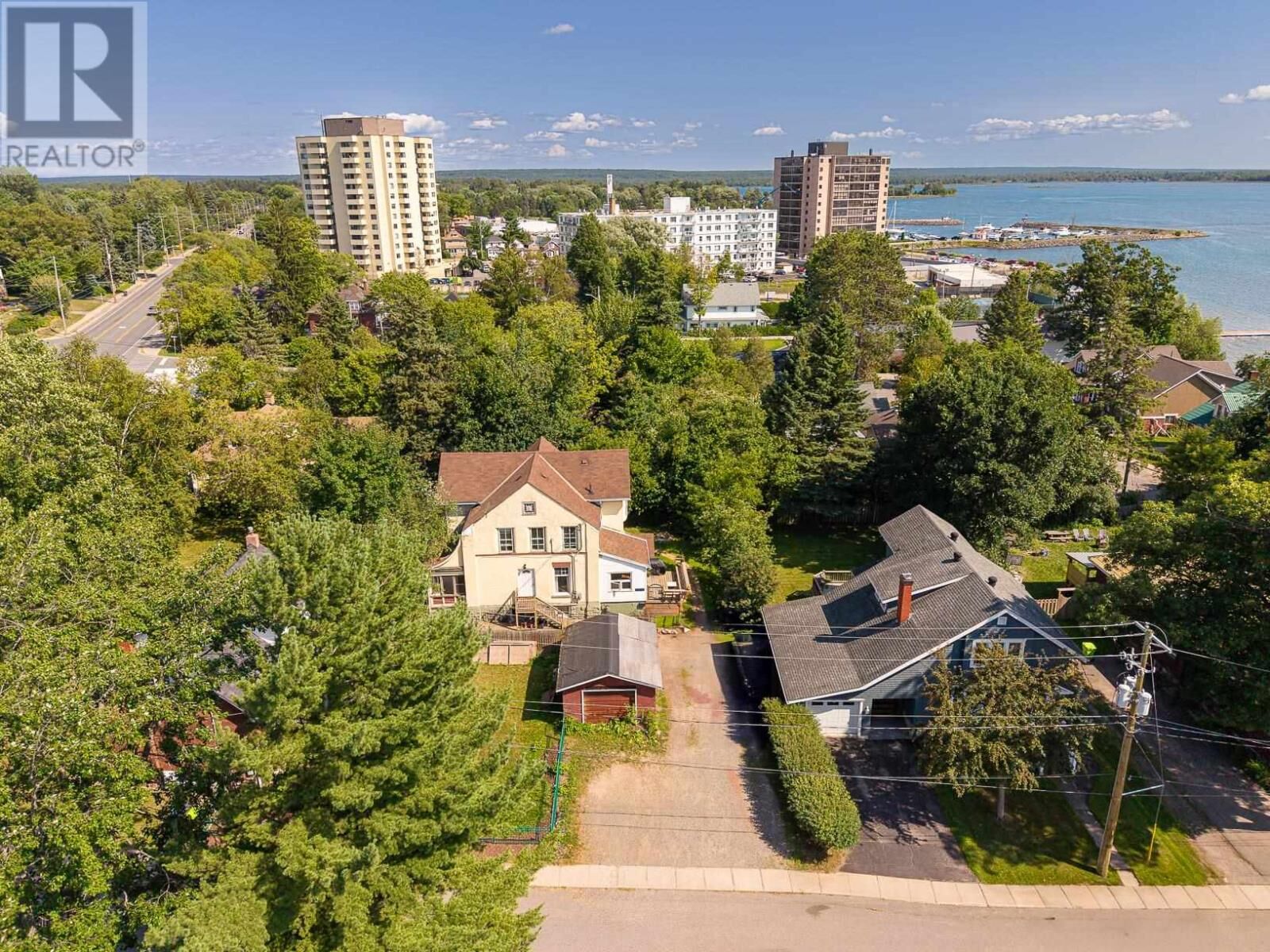 Property Photo:  1099 Queen St E  ON P6A 2E1 