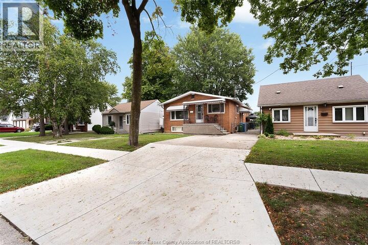 Property Photo:  1938 Ferndale Avenue  ON N8T 2L1 