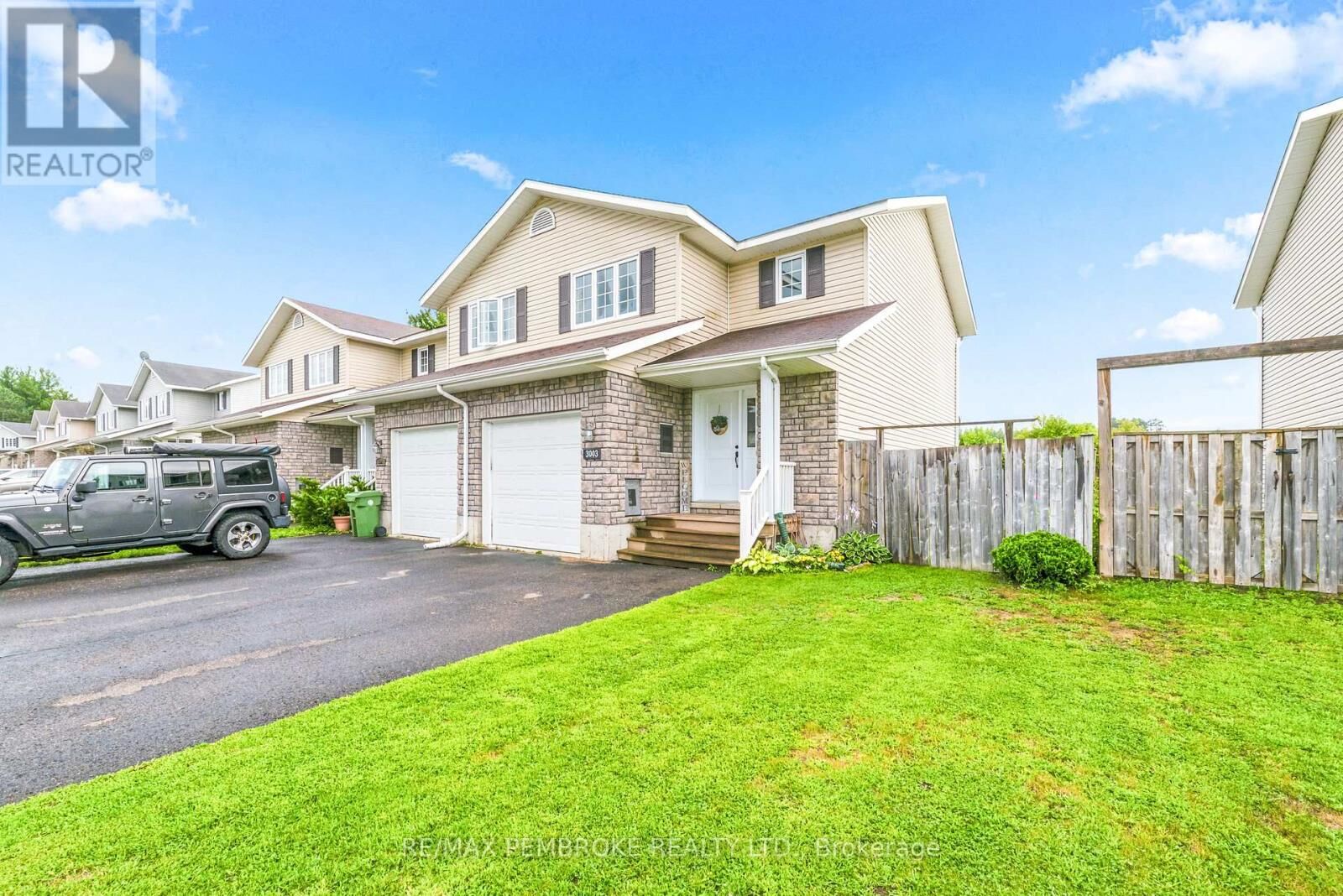 Property Photo: 3003 Sandstone Crescent ON K8H 0B2