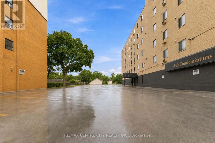 Property Photo: 440 Central Avenue 405 ON N6B 2E5