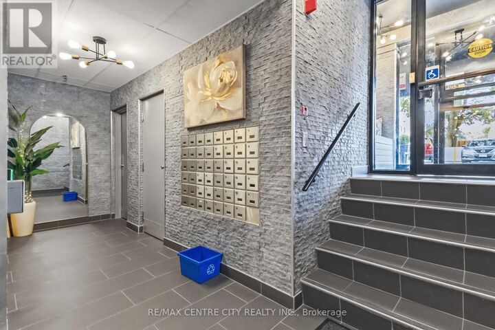Property Photo: 440 Central Avenue 405 ON N6B 2E5