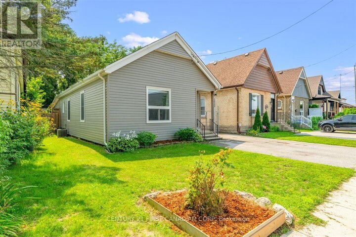 Property Photo:  1025 King Street  ON N5W 2X7 