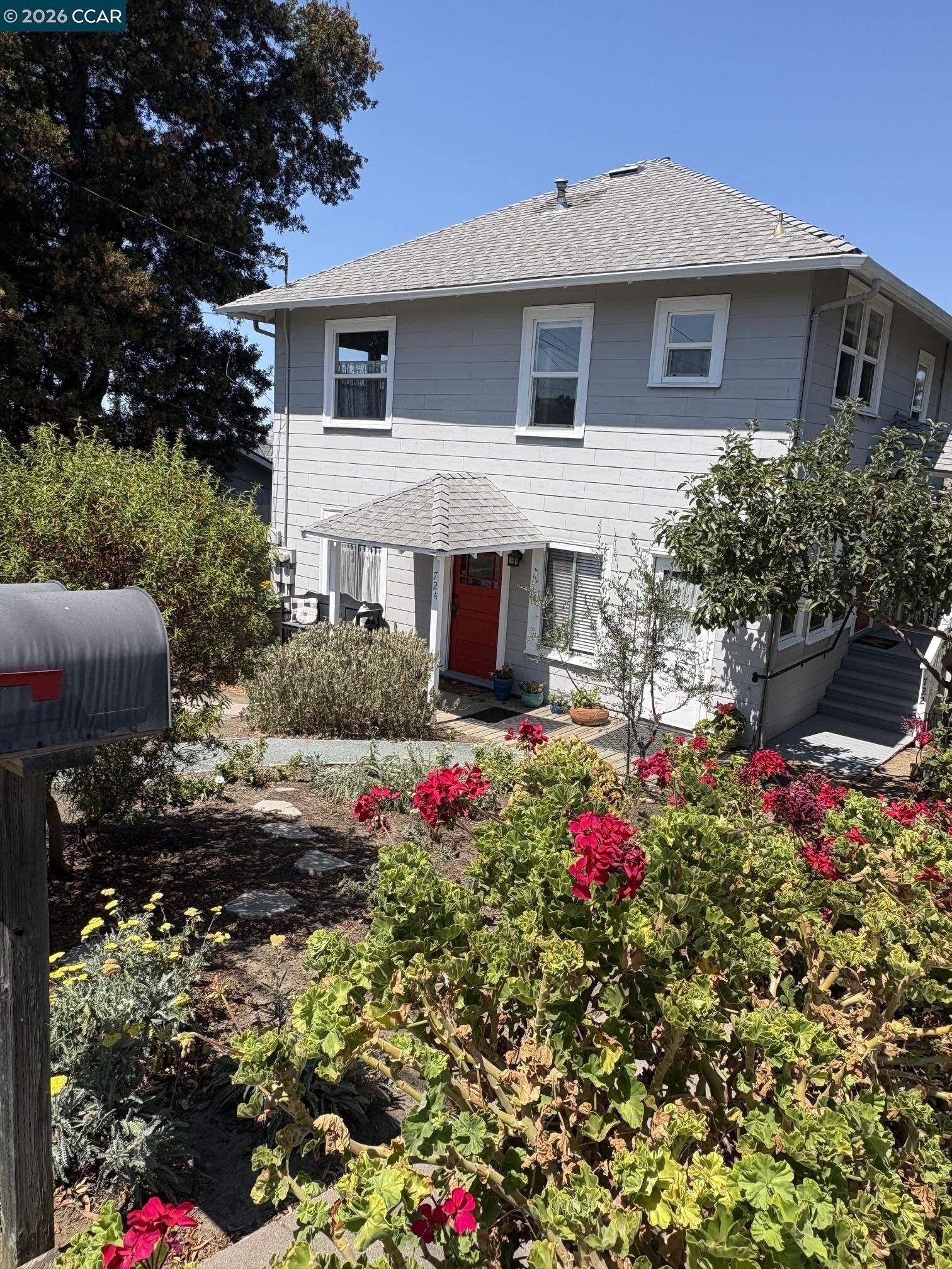 Property Photo: 724 Edwards CA 94525