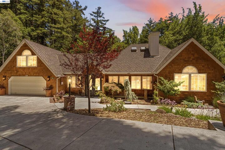 Property Photo: 220 Miracle Ln CA 95060