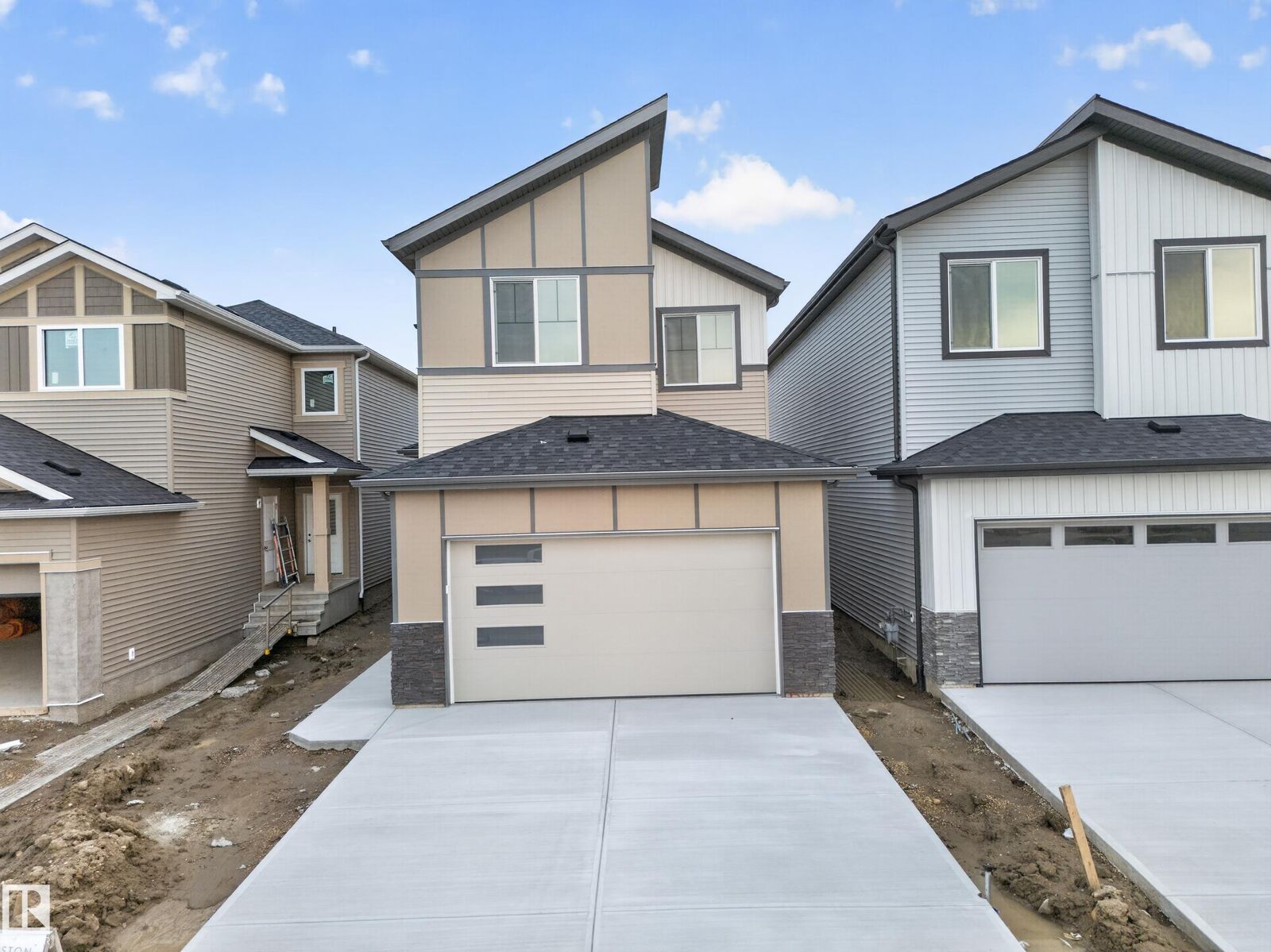 Property Photo: 688 Bank Drive Drive AB T9E 1G2