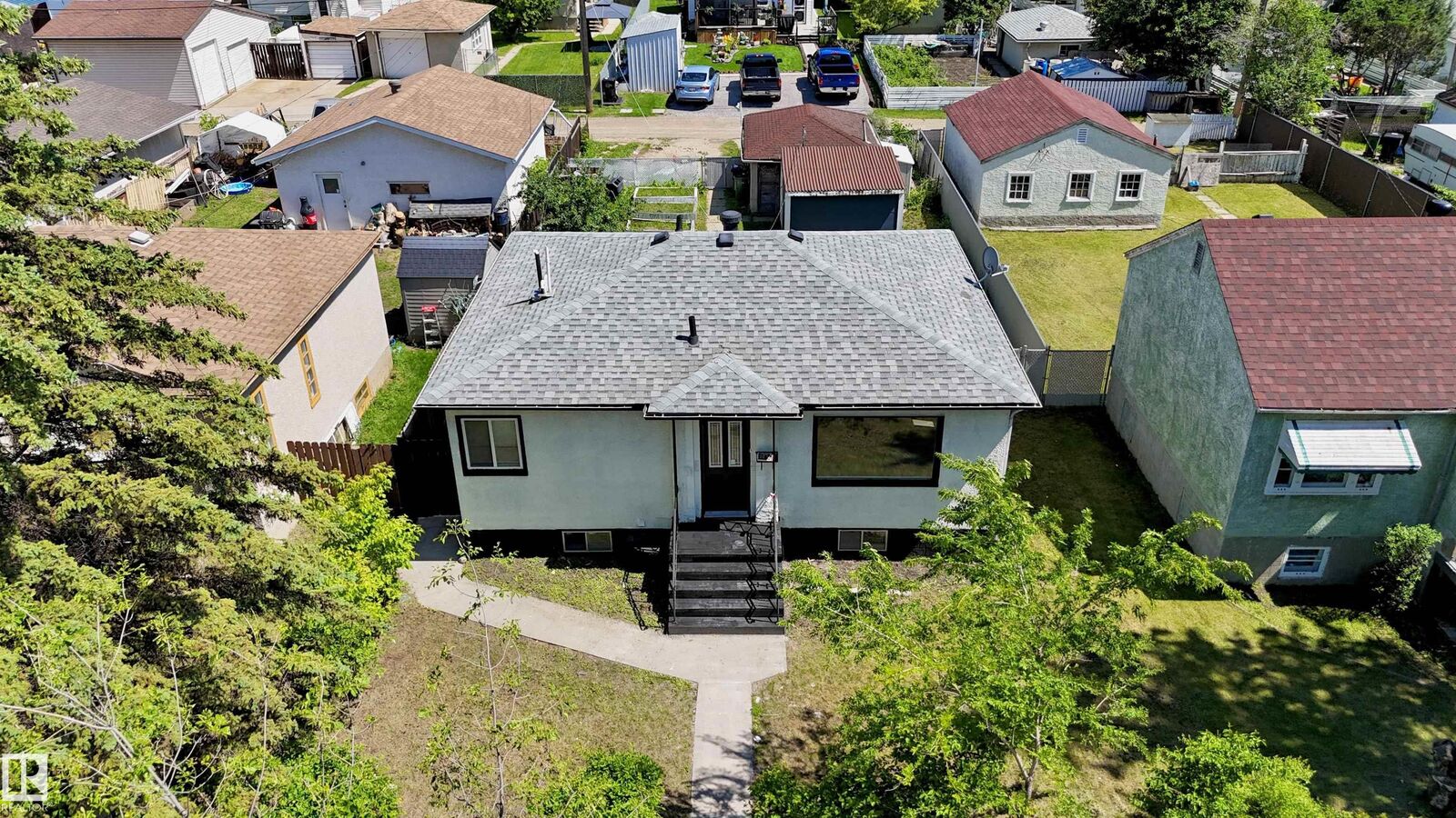 Property Photo:  11927 68 Street NW  AB T5B 1P8 