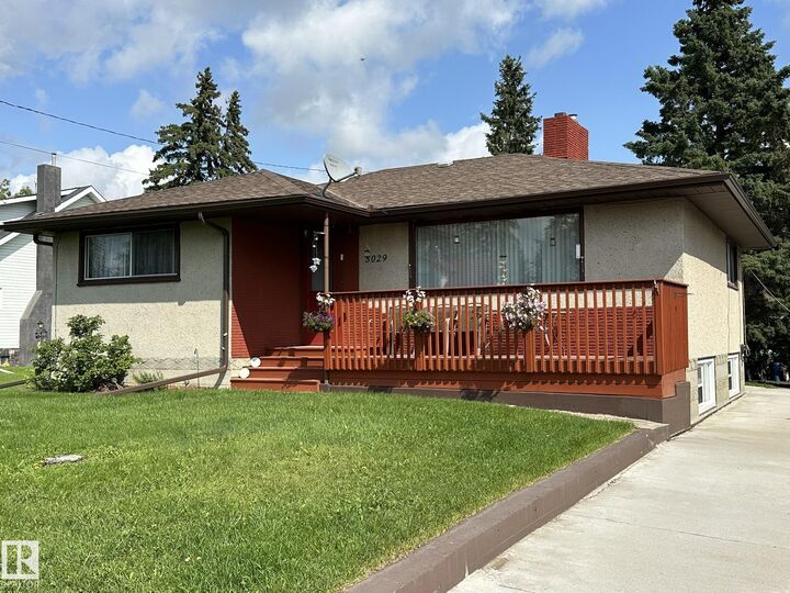5029 48 Street — photo 1