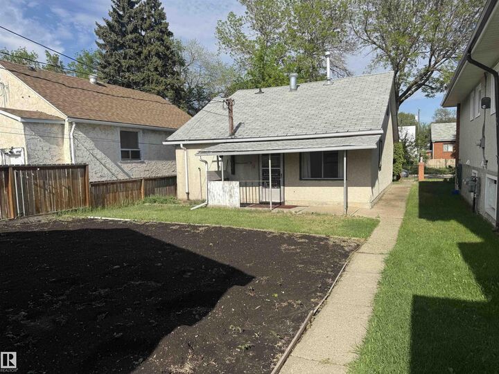 Property Photo:  12134 96 Street NW  AB T5G 1W1 