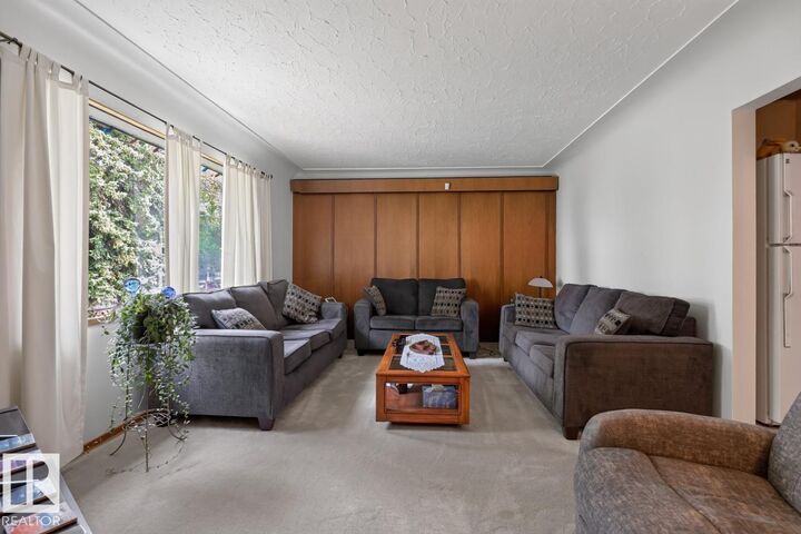 Property Photo:  9419 65 Avenue NW  AB T6E 0K1 