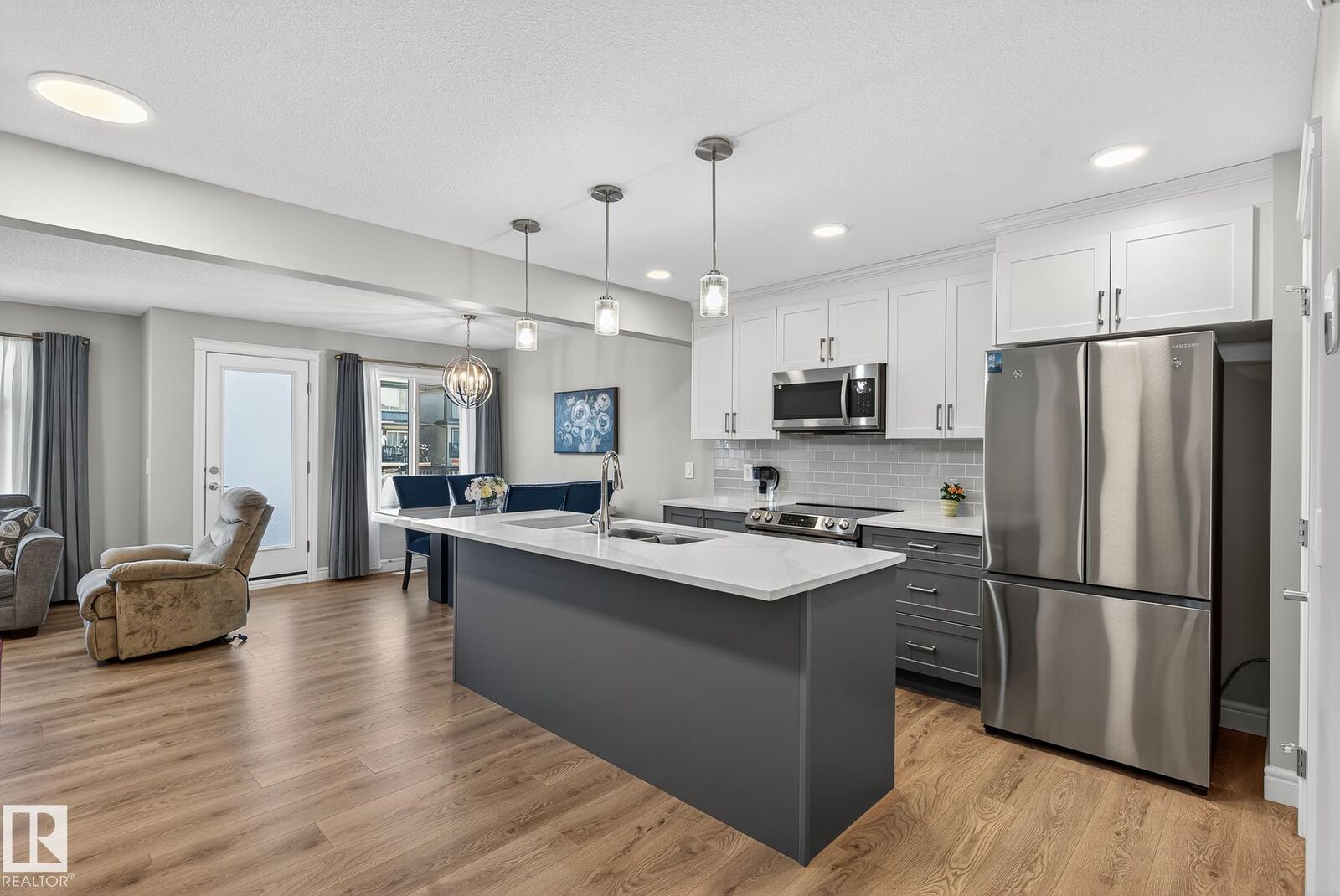 Property Photo:  7820 Koruluk Link Link SW  AB T6W 4V1 