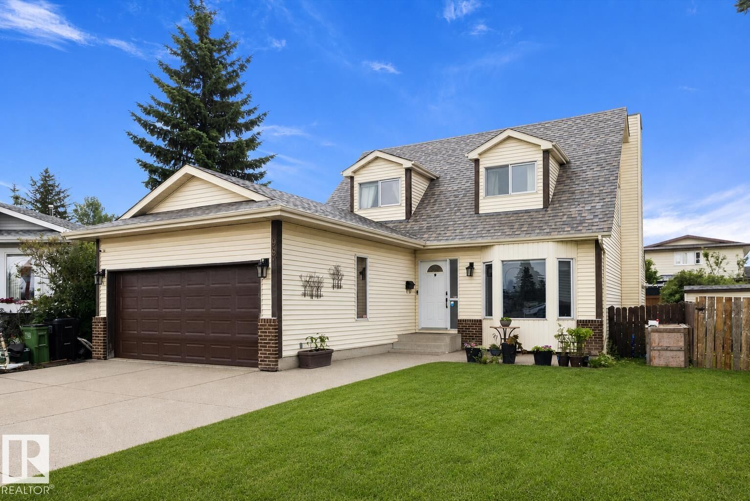 Property Photo:  9811 158 Avenue NW  AB T5X 4V3 