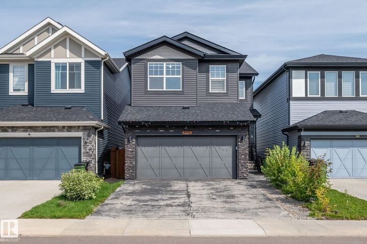 5210 23 Ave SW — photo 1