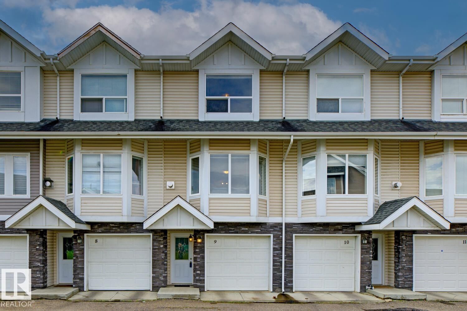 Property Photo:  13215 153 Avenue NW 9  AB T6V 0B6 