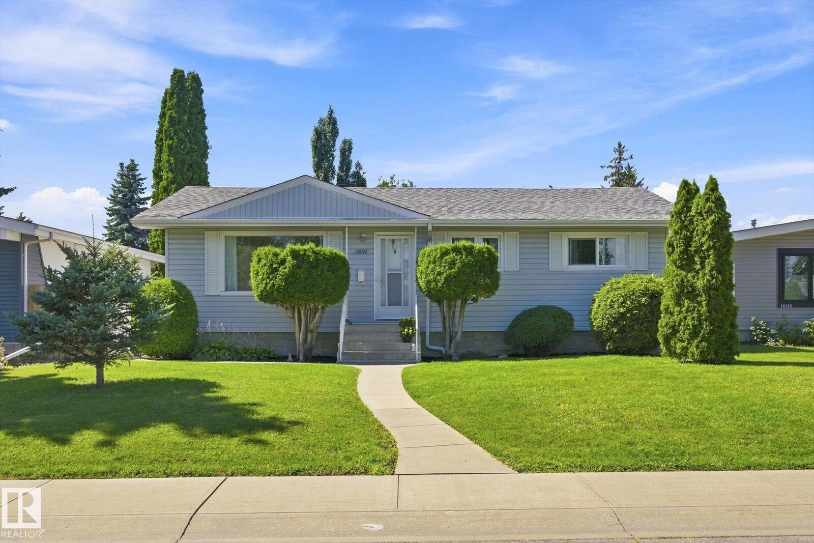 Property Photo:  16111 88A Avenue NW  AB T5R 4N5 