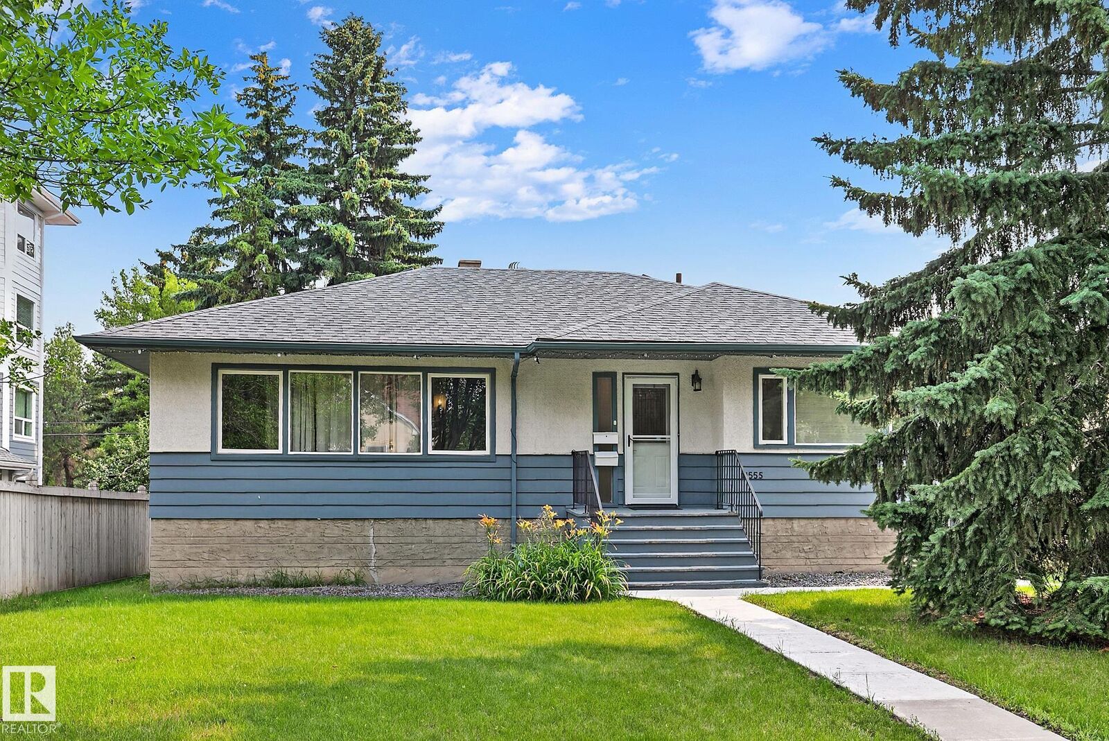 Property Photo:  11555  136 Street NW  AB T5M 1M4 