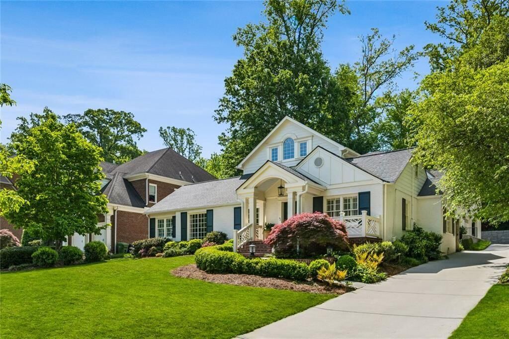 Property Photo:  860 Wellesley Drive NW  GA 30305 