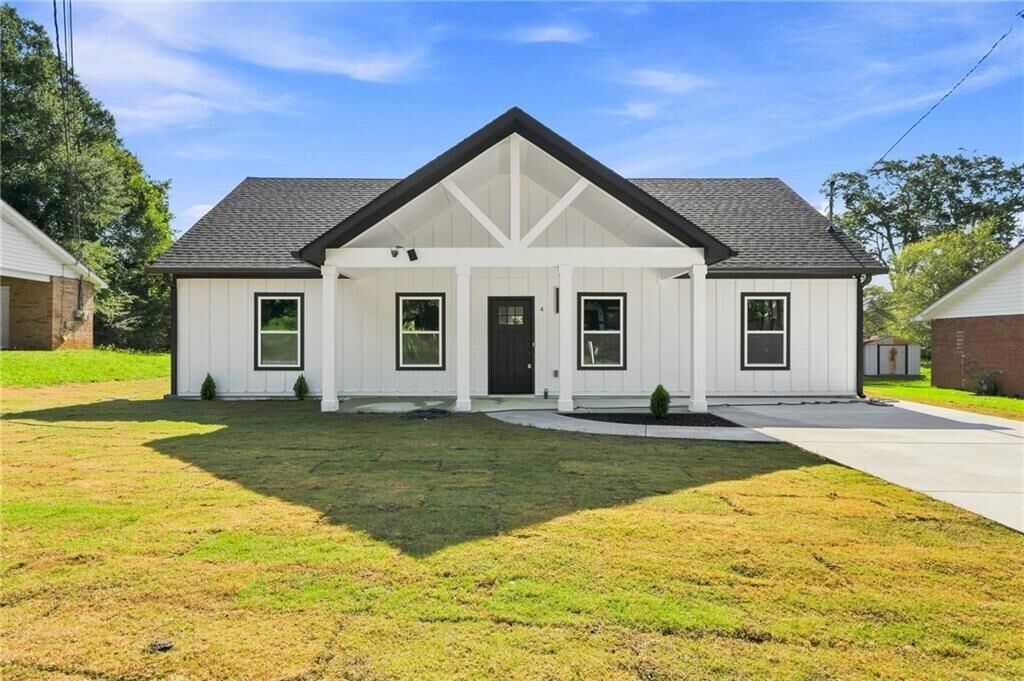 Property Photo:  4 N Annie St  GA 30263 