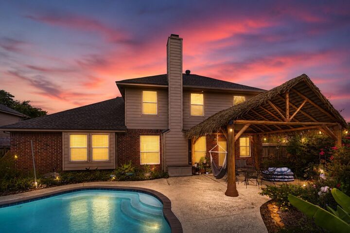 Property Photo:  183 Greenridge Circle  TX 77573 
