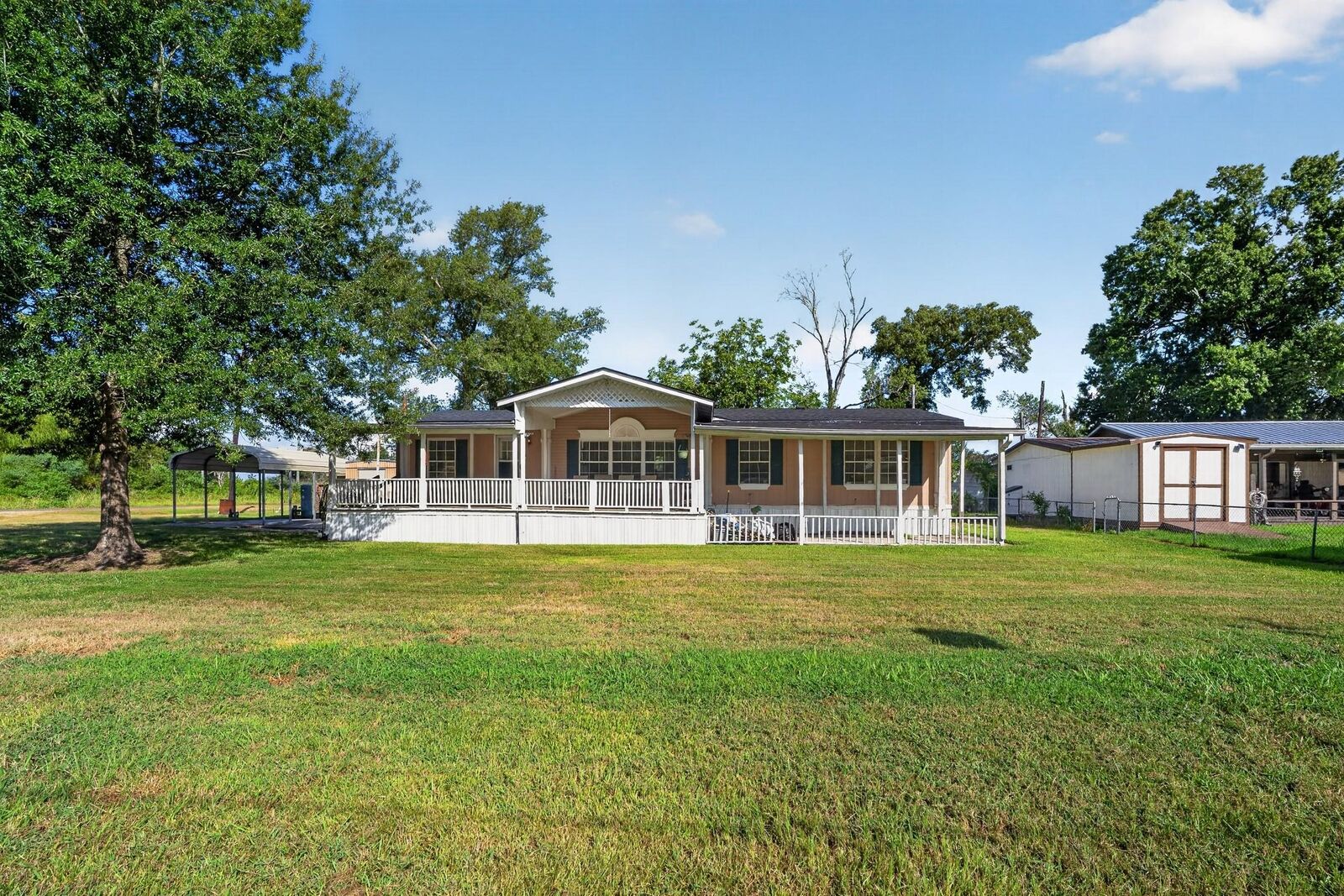 Property Photo:  113 Butternut  TX 77351 