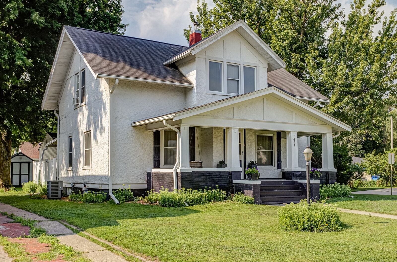 Property Photo:  601 Willis Avenue  IA 50220 