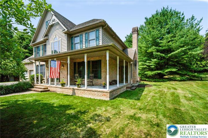 Property Photo: 910 La Montage Drive PA 18071