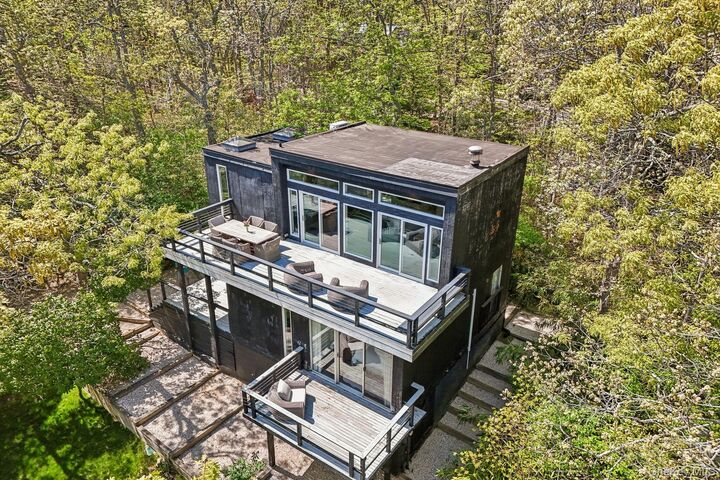Property Photo:  15 Elm Lane  NY 11954 