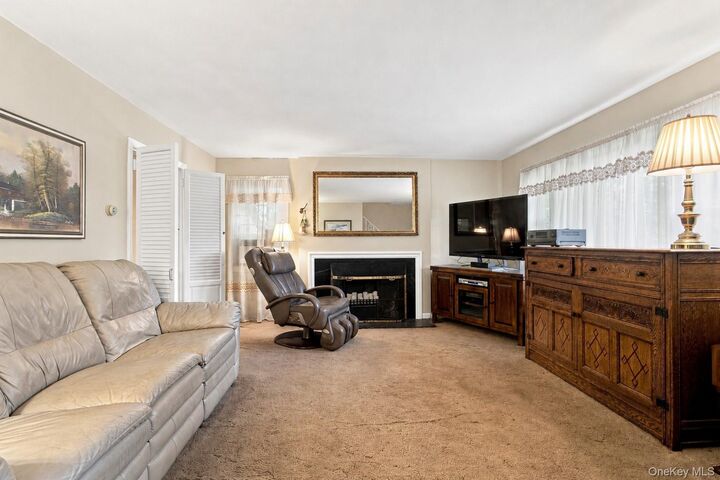 Property Photo:  26 Reynolds Place  NY 10583 