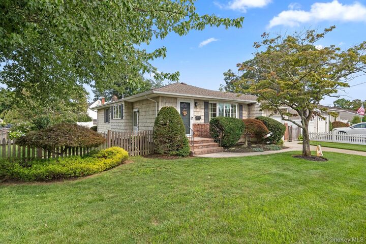 Property Photo: 151 N East Boulevard NY 11758