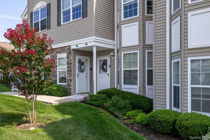 Property Photo:  421 Autumn Drive  NY 11554 