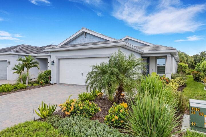 Property Photo:  10374 Abaco Falls Drive  FL 34223 